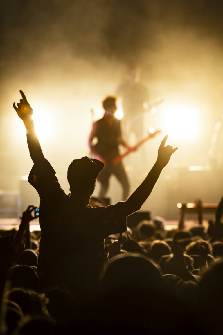 What Types of Corporate Entertainment Work Best for Large Company Events